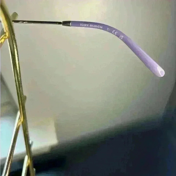 Tory Burch Gradient Aviator style sunglasses- silver and Purple comes with/ case - Picture 6 of 15